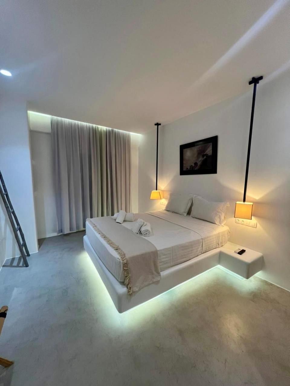 Luxury Apartment Center Of Mykonos Town - Sleeps 4 ภายนอก รูปภาพ